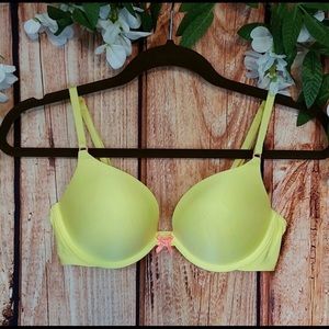 Victoria’s Secret 34C bra